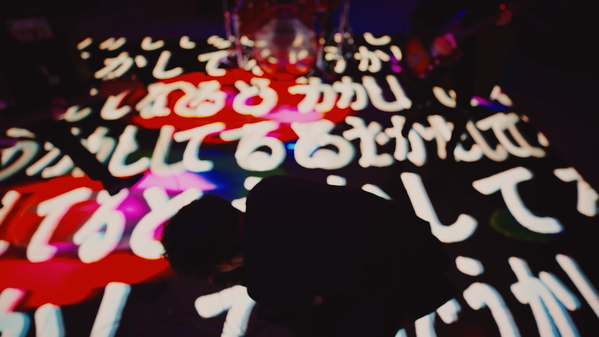 Official髭男dism「Anarchy」MV（モーショングラフィックス）