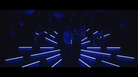 キタニタツヤ「青のすみか (Live in Blue)」MV
