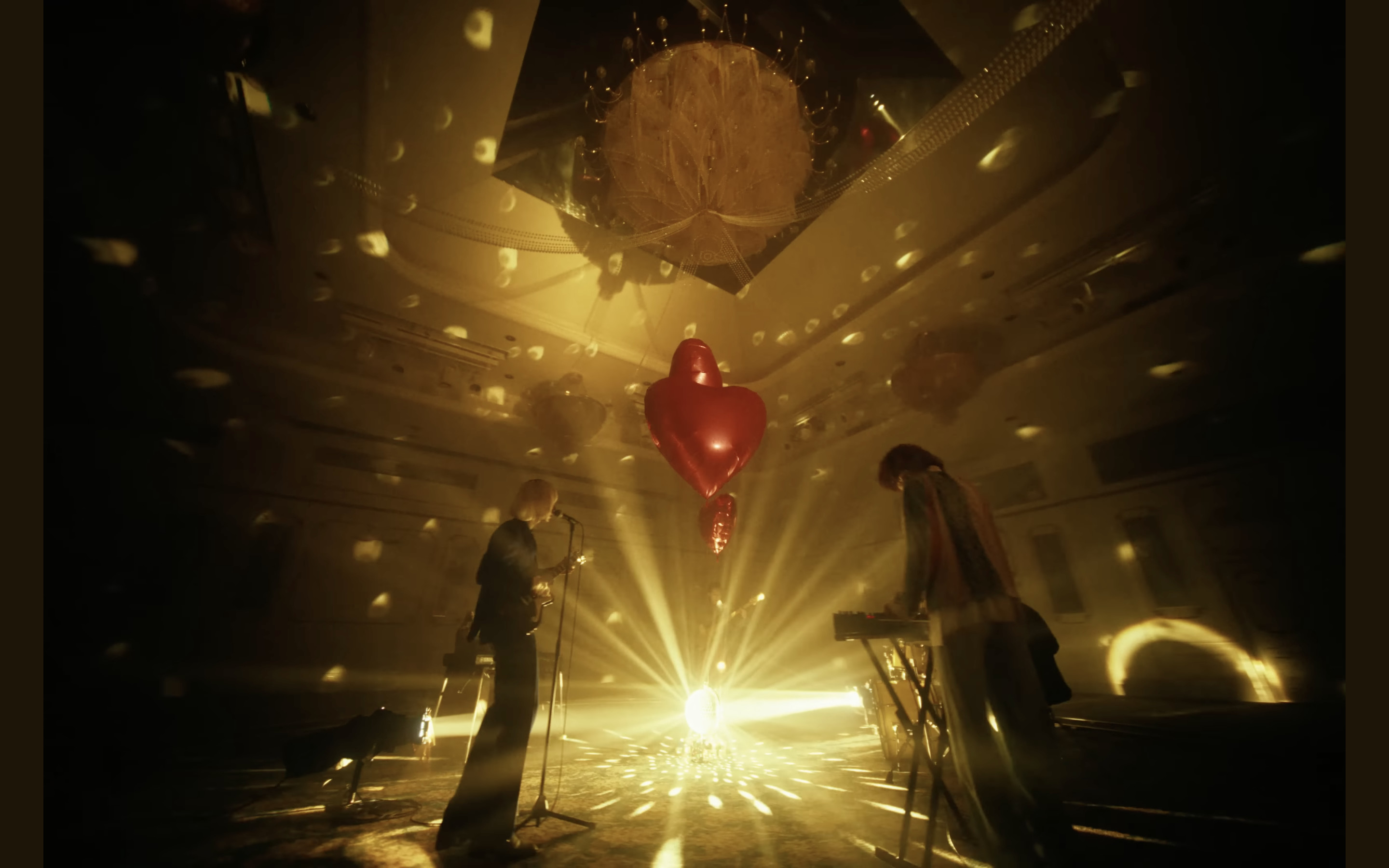 luv「脳におまじないなme 」MV