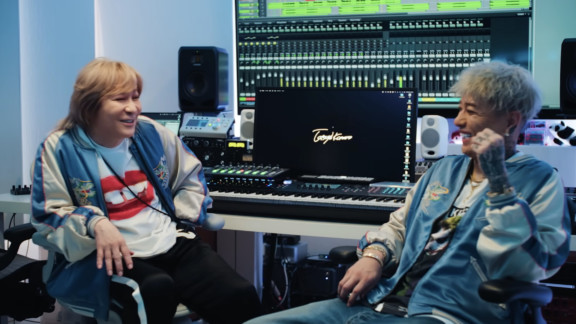 t-Ace AICO 小室哲哉「WOW WAR TONIGHT」MV