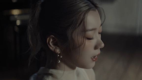 IS:SUE (イッシュ) ‘prod.☆Taku Takahashi (m-flo)’ 「コエ」MV