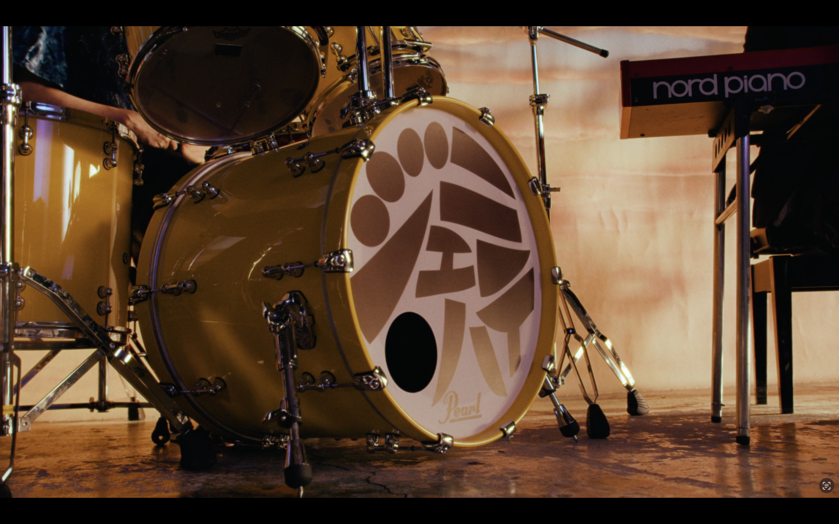 ジェニーハイ「あの夏が癖になっていく」MV