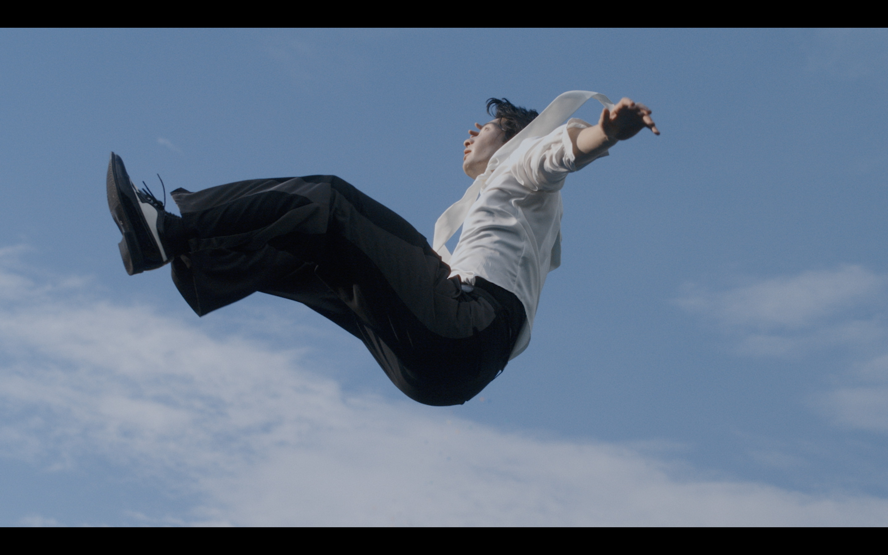 Saucy Dog「奇跡を待ってたって」MV