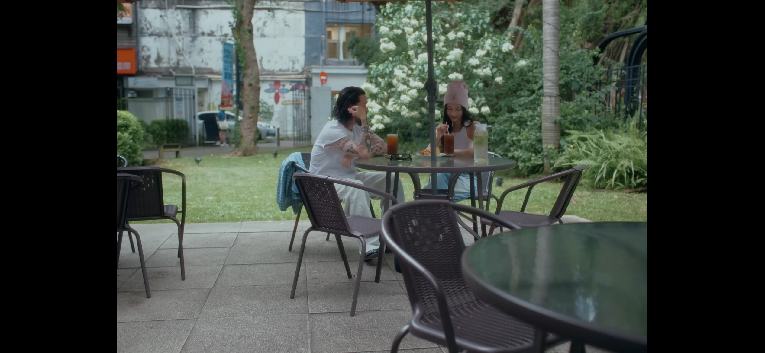 ELIONE「愛をケチるなよ」MV