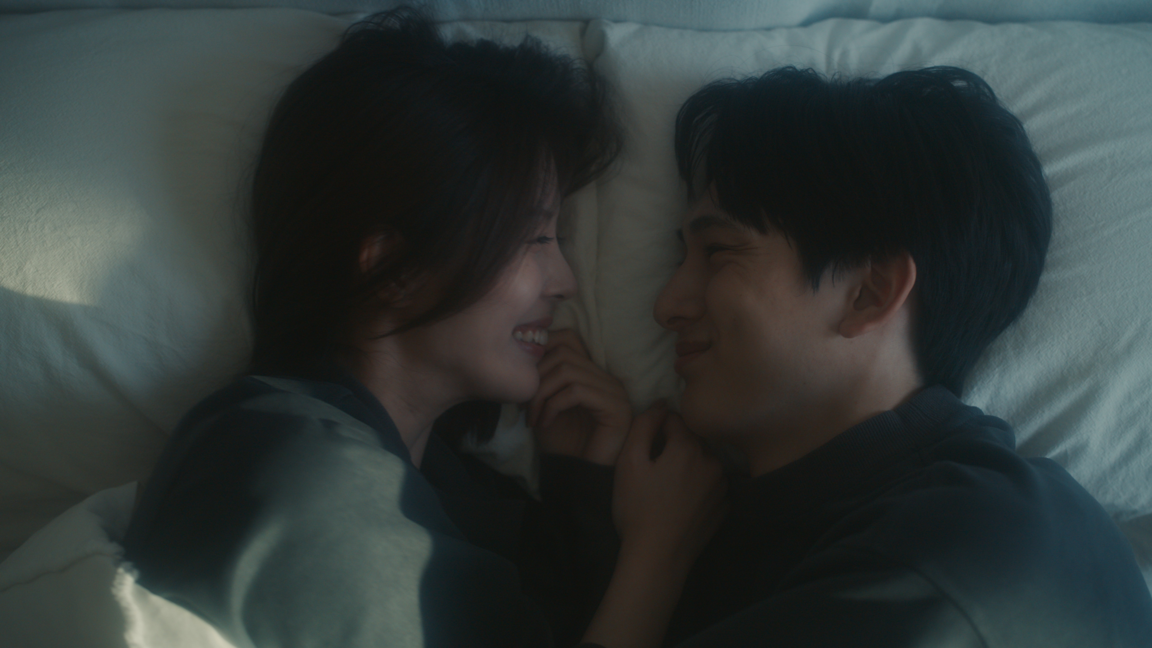 優里「最低な君に贈る歌」MV